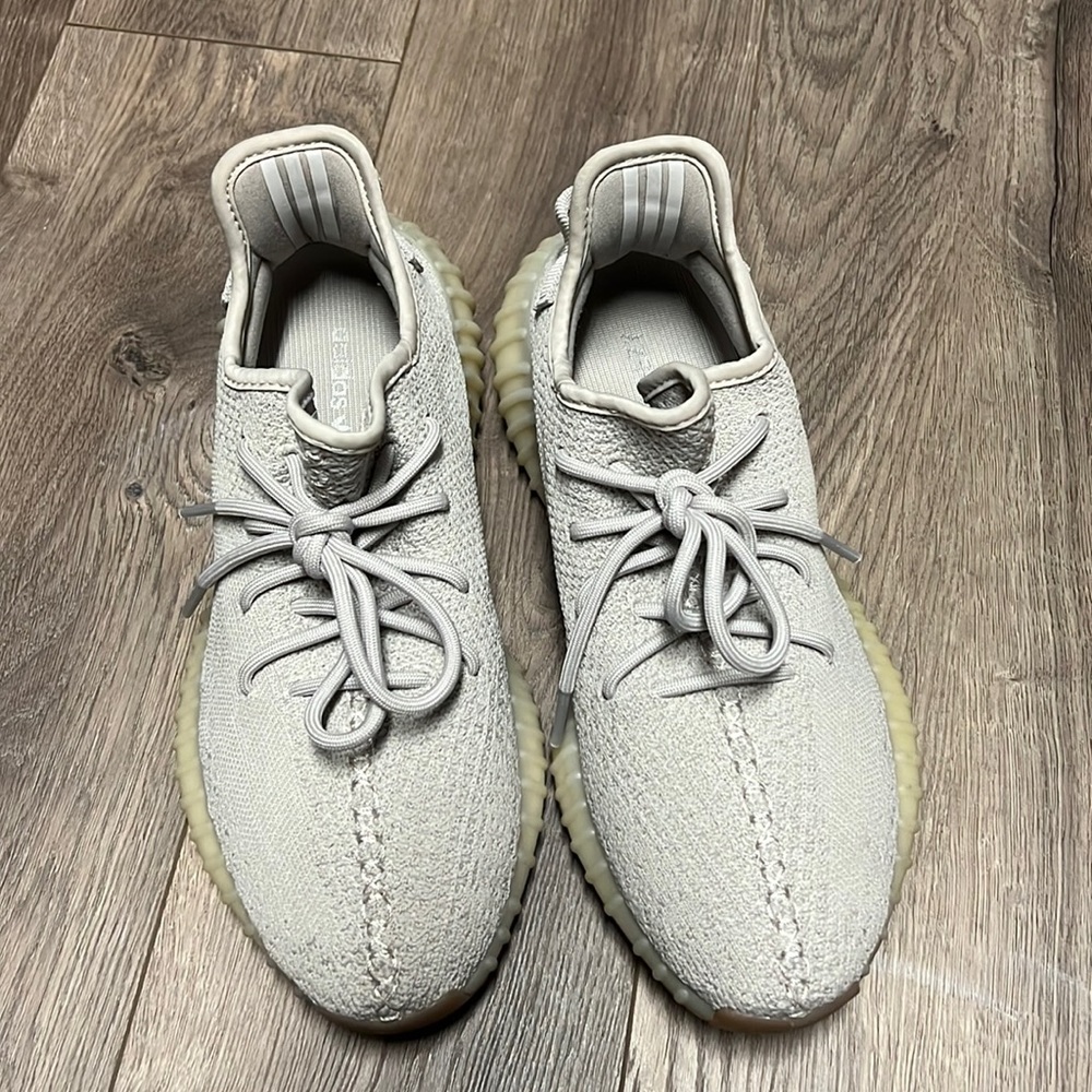 Size 9 Preowned YEEZY SESAME